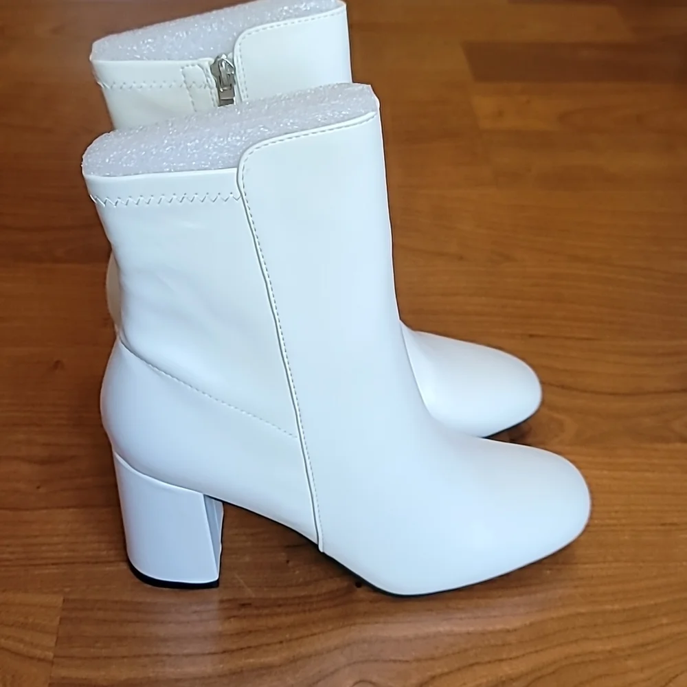 MIA Kymi Block Heel Bootie - Picture 8 of 10